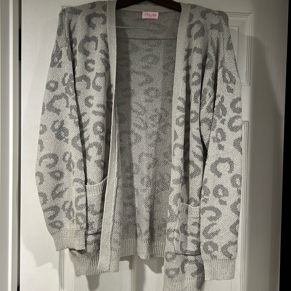 Pink Lily sweater size L